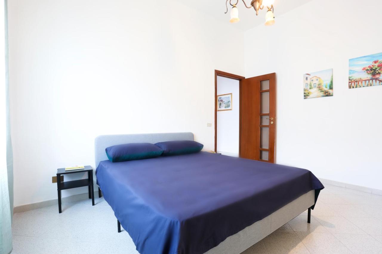 Bright Apartment Near The Sea With Parking 살레르노 외부 사진