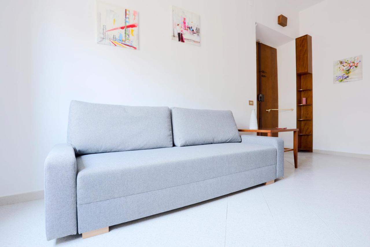 Bright Apartment Near The Sea With Parking 살레르노 외부 사진